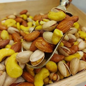 آجیل 3 مغز شور اعلاء (بادام،پسته،بادام هندی زعفرانی)